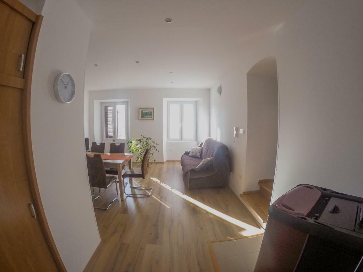 Prenocisca Rusjan Apartment Rence Exterior photo